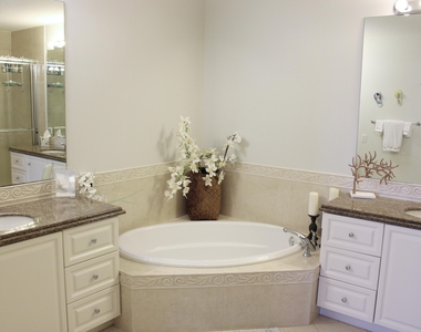 3 E Harbour Isle Drive E - Photo Thumbnail 12