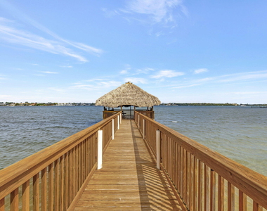 8200 Lakeshore Drive - Photo Thumbnail 9