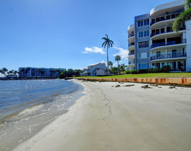 8200 Lakeshore Drive - Photo Thumbnail 16
