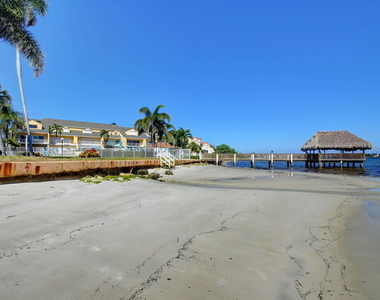 8200 Lakeshore Drive - Photo Thumbnail 14
