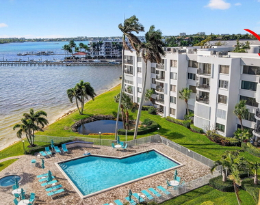 8200 Lakeshore Drive - Photo Thumbnail 17