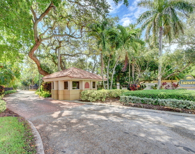 8200 Lakeshore Drive - Photo Thumbnail 54