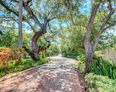 8200 Lakeshore Drive - Photo Thumbnail 55