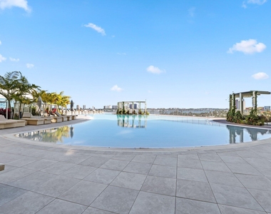 220 Lake Shore Drive - Photo Thumbnail 99
