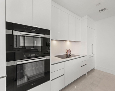 220 Lake Shore Drive - Photo Thumbnail 6