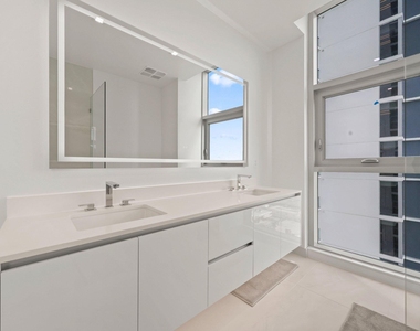 220 Lake Shore Drive - Photo Thumbnail 11