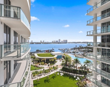 220 Lake Shore Drive - Photo Thumbnail 15