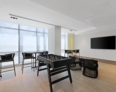 220 Lake Shore Drive - Photo Thumbnail 94