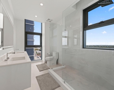 220 Lake Shore Drive - Photo Thumbnail 12