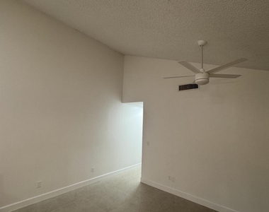 1148 Summit Trail Circle - Photo Thumbnail 10