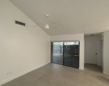 1148 Summit Trail Circle - Photo Thumbnail 9