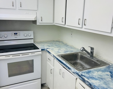 614 Nw 13th Street - Photo Thumbnail 2