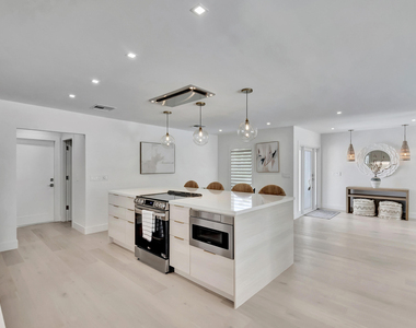 530 Nw 14th Street - Photo Thumbnail 15
