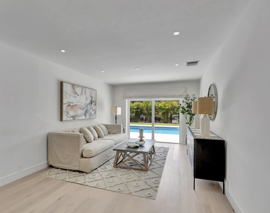 530 Nw 14th Street - Photo Thumbnail 10