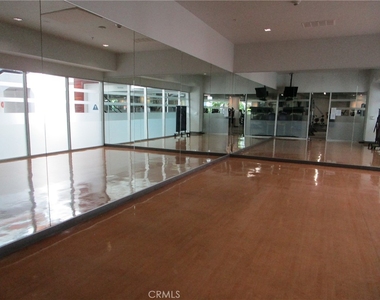 1234 Wilshire - Photo Thumbnail 8