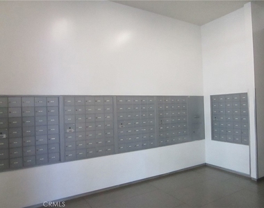 1234 Wilshire - Photo Thumbnail 12