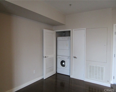 1234 Wilshire - Photo Thumbnail 16