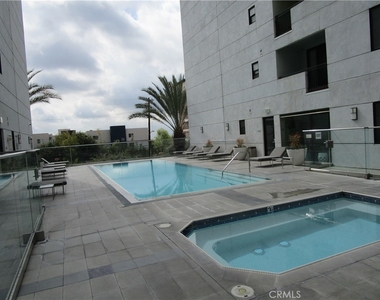 1234 Wilshire - Photo Thumbnail 10