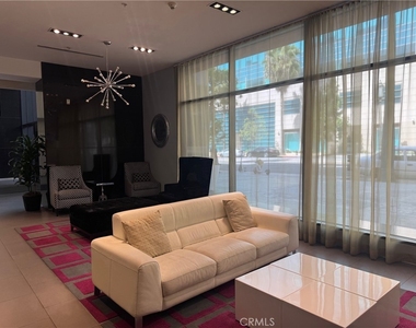 1234 Wilshire - Photo Thumbnail 3