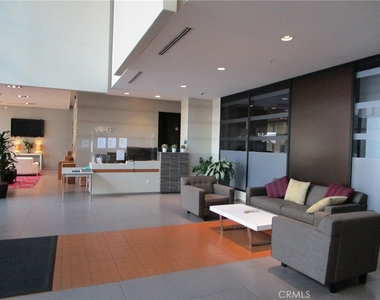 1234 Wilshire - Photo Thumbnail 2