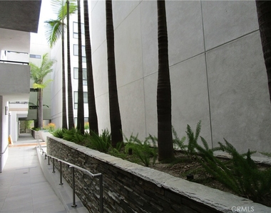 1234 Wilshire - Photo Thumbnail 4