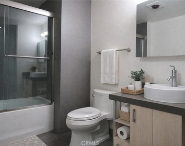 1234 Wilshire - Photo Thumbnail 20