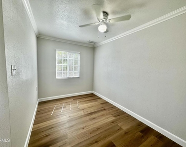 3171 E Los Angeles Avenue - Photo Thumbnail 12