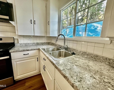3171 E Los Angeles Avenue - Photo Thumbnail 4