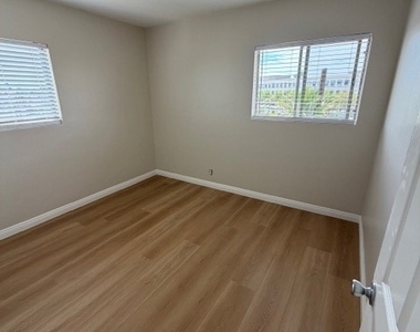 4106 3/4 Abner Street - Photo Thumbnail 6