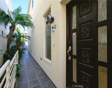 883 Katella - Photo Thumbnail 15