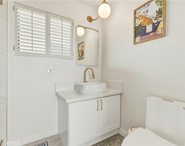 883 Katella - Photo Thumbnail 32
