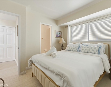 883 Katella - Photo Thumbnail 24