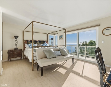 883 Katella - Photo Thumbnail 21