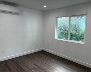 202 E 78th St - Photo Thumbnail 2