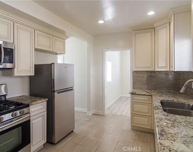 6655 Ben Avenue - Photo Thumbnail 9