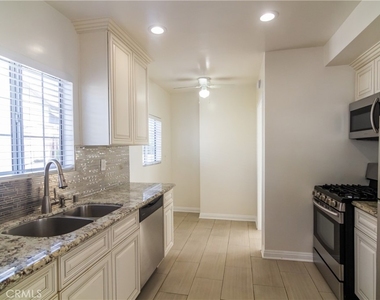 6655 Ben Avenue - Photo Thumbnail 10
