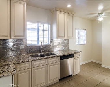 6655 Ben Avenue - Photo Thumbnail 8
