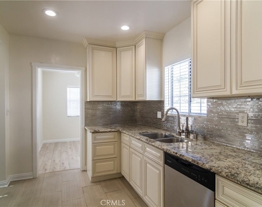 6655 Ben Avenue - Photo Thumbnail 7