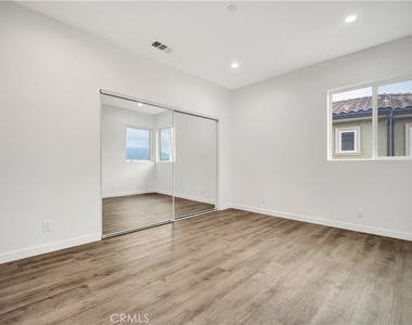 12511 Haleh Ln - Photo Thumbnail 4