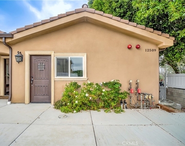 12511 Haleh Ln - Photo Thumbnail 36