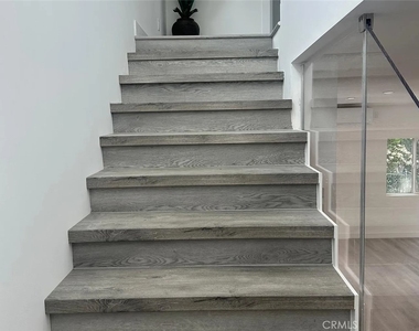 22823 Crespi St., - Photo Thumbnail 6