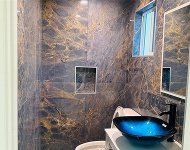 22823 Crespi St., - Photo Thumbnail 4