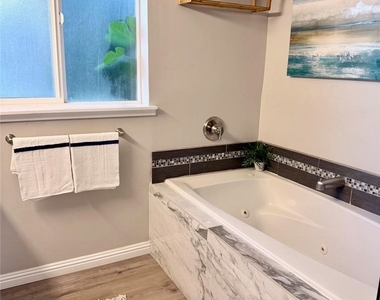 1174 E Ocean - Photo Thumbnail 21
