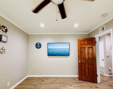 1174 E Ocean - Photo Thumbnail 17