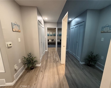 1174 E Ocean - Photo Thumbnail 17