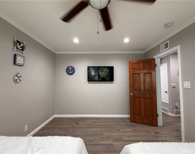 1174 E Ocean - Photo Thumbnail 16