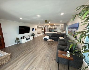 1174 E Ocean - Photo Thumbnail 2