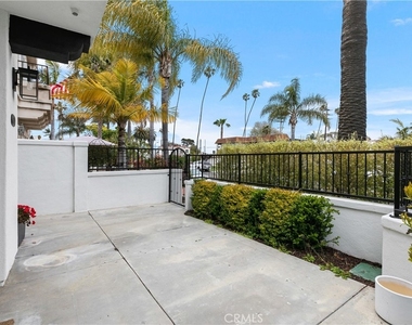 617 8th Street - Photo Thumbnail 3