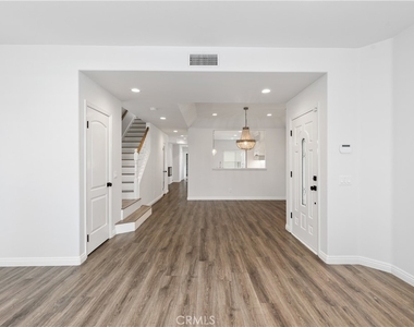 617 8th Street - Photo Thumbnail 7