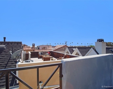 441 Carnation Avenue - Photo Thumbnail 24